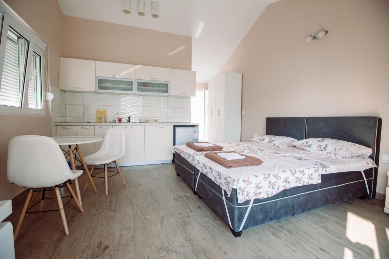 Apartmani Peko Cattaro Esterno foto